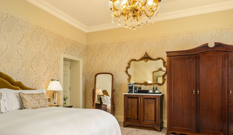 Abbey Suite with Wardrobe Primary