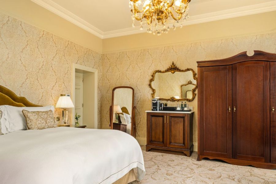 Abbey Suite with Wardrobe Primary
